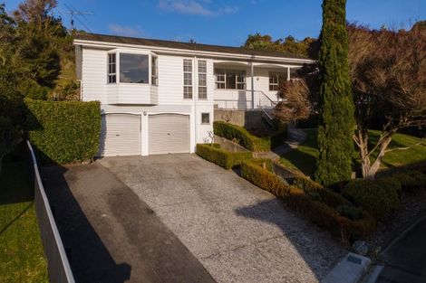 Photo of property in 3 Waterford Drive, Churton Park, Wellington, 6037