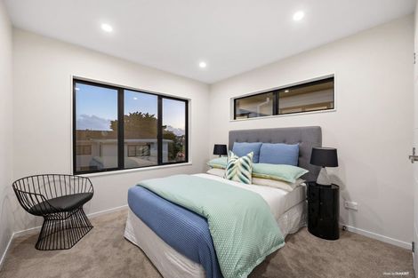 Photo of property in 152b Botany Road, Botany Downs, Auckland, 2010