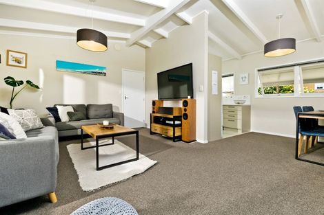 Photo of property in 7 Porter Avenue, Te Atatu South, Auckland, 0610