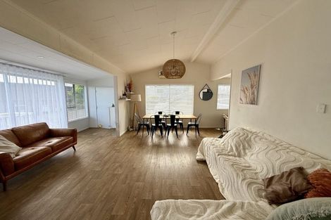 Photo of property in 8a Moera Place, Stanmore Bay, Whangaparaoa, 0932