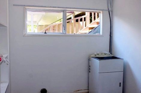 Photo of property in 29 Santiago Crescent, Unsworth Heights, Auckland, 0632