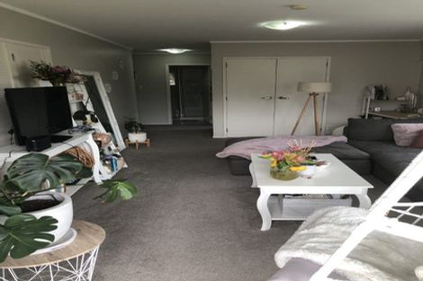 Photo of property in 4 Four Trees, Cockle Bay, Auckland, 2014