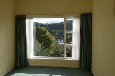 Photo of property in 28 Overtoun Terrace, Hataitai, Wellington, 6021