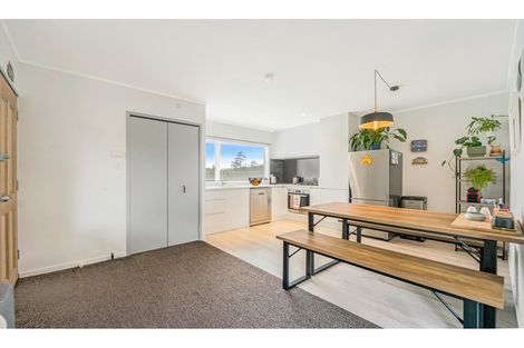 Photo of property in 1 Golf Road, New Lynn, Auckland, 0600