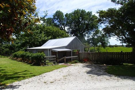 Photo of property in 1346 Egmont Road, Egmont Village, Inglewood, 4386