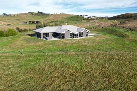 Photo of property in 52 Highlands Drive, Waipawa, 4210