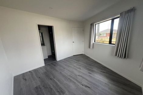Photo of property in 2/39 Dale Crescent, Pakuranga, Auckland, 2010