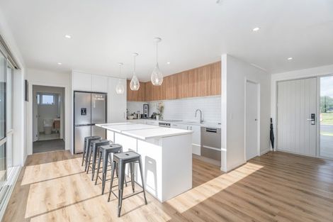 Photo of property in 162 Kupe Drive, Whitianga, 3510