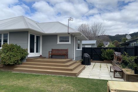 Photo of property in 2/7 Leonard Place, Saint Martins, Christchurch, 8022