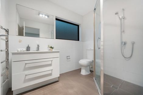 Photo of property in 2 Greville Road, Pinehill, Auckland, 0630