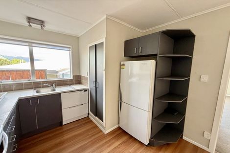 Photo of property in 17a Castle Crescent, Stokes Valley, Lower Hutt, 5019