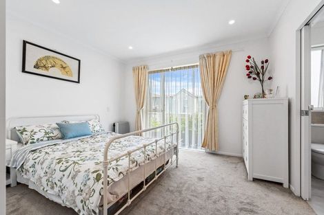 Photo of property in 53 Glidepath Road, Hobsonville, Auckland, 0616