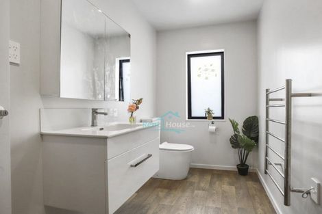Photo of property in 38 Matawhanga Drive, Wattle Downs, Auckland, 2103