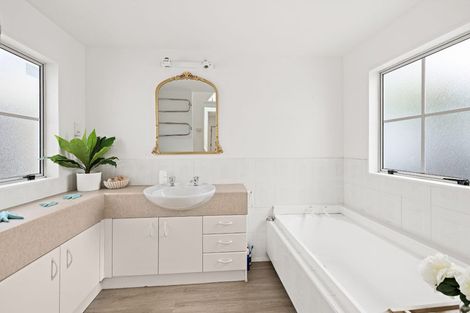 Photo of property in 1/35 Newhaven Terrace, Mairangi Bay, Auckland, 0630
