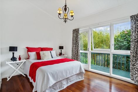 Photo of property in 7 Tranquil Glade, Hillcrest, Auckland, 0627