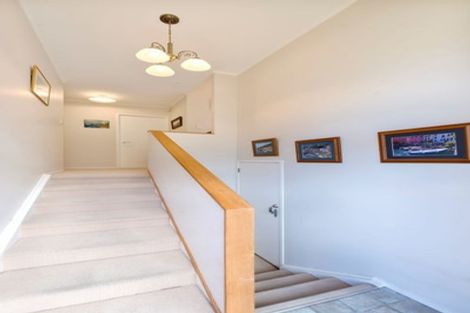 Photo of property in 34 Catalina Crescent, Forrest Hill, Auckland, 0620