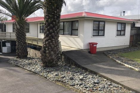 Photo of property in 420 Don Buck Road, Massey, Auckland, 0614