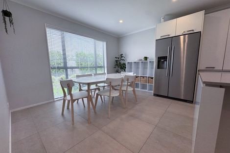 Photo of property in 24 Arthur Rolfe Lane, Swanson, Auckland, 0614