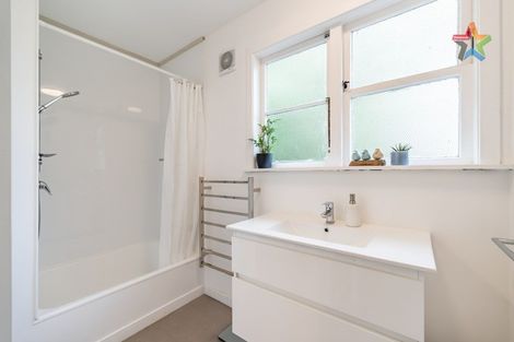 Photo of property in 15 Kennedy Grove, Stokes Valley, Lower Hutt, 5019