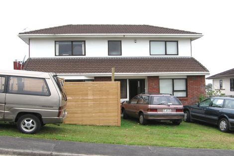 Photo of property in 2/9 Milwaukee Place, Glendene, Auckland, 0602