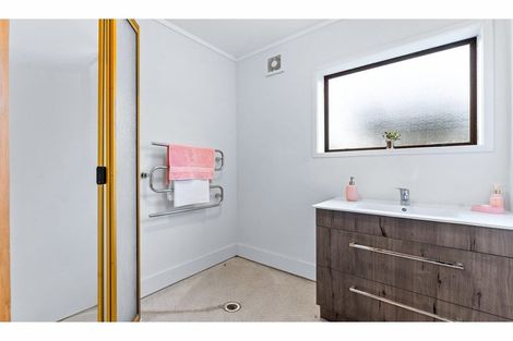 Photo of property in 2/58 Hillcrest Avenue, Hillcrest, Auckland, 0627