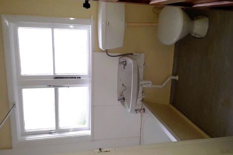 Photo of property in 35 Cumnor Terrace, Woolston, Christchurch, 8023