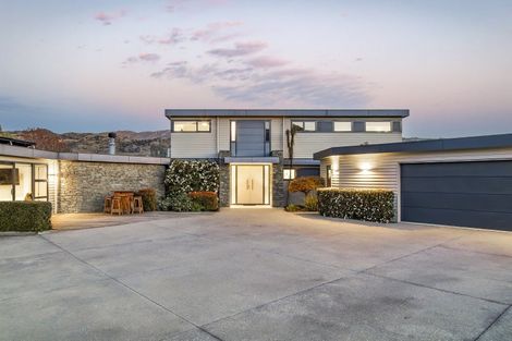 Photo of property in 12 De Bettencor Place, Mount Pisa, Cromwell, 9383