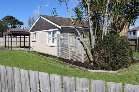 Photo of property in 1/8 Waikaremoana Place, Pakuranga Heights, Auckland, 2010