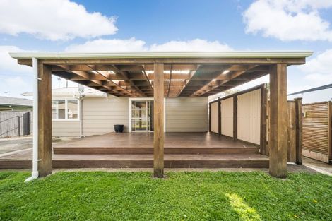 Photo of property in 20 Rhodes Drive, Kelvin Grove, Palmerston North, 4414
