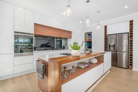 Photo of property in 12 Walter Ruddock Avenue, Kumeu, 0810
