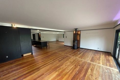 Photo of property in 20 Heathcote Road, Castor Bay, Auckland, 0620