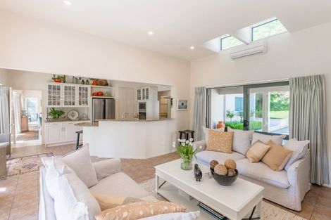 Photo of property in 50a Manu Grove, Waikanae, 5036