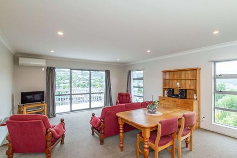 Photo of property in 32 Speldhurst Grove, Stokes Valley, Lower Hutt, 5019