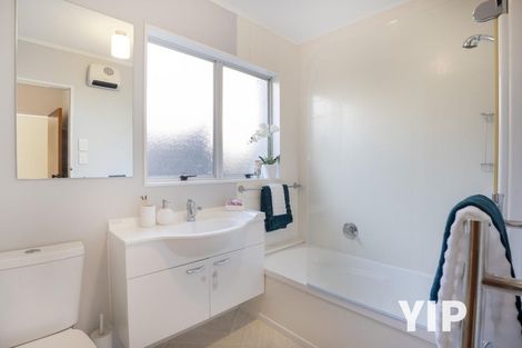 Photo of property in 4 Curacao Place, Grenada Village, Wellington, 6037