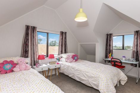 Photo of property in 29 Hill Crescent, New Lynn, Auckland, 0600