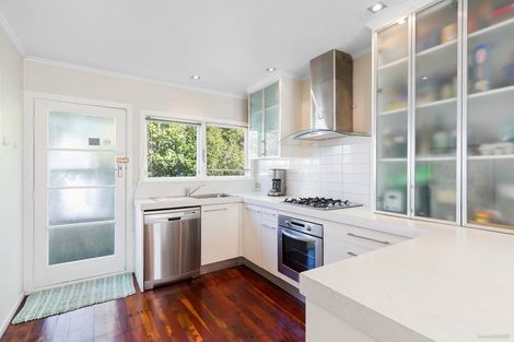 Photo of property in 18 Madison Place, Forrest Hill, Auckland, 0620