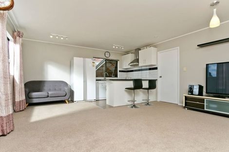 Photo of property in 3/6 Helena Street, Massey, Auckland, 0614