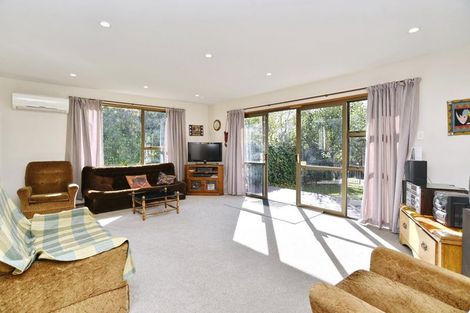 Photo of property in 40 Riverlaw Terrace, Saint Martins, Christchurch, 8022