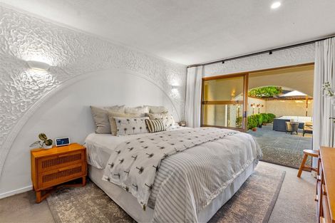 Photo of property in 84 Chelsea View Drive, Chatswood, Auckland, 0626