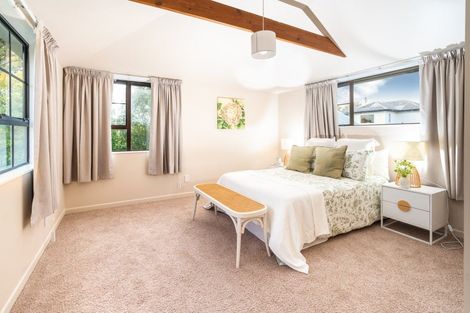 Photo of property in 2/136 Karori Road, Karori, Wellington, 6012