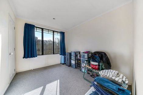 Photo of property in 13 De Havilland Drive, Goodwood Heights, Auckland, 2105