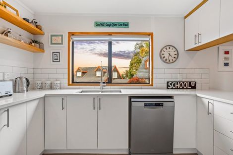 Photo of property in 64 Granville Drive, Massey, Auckland, 0614