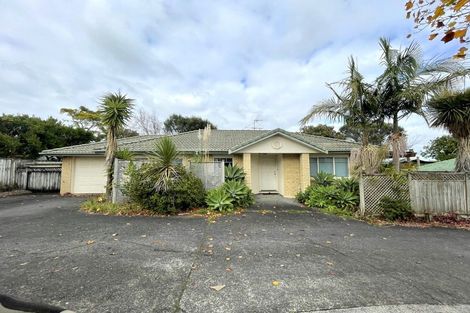 Photo of property in 110 Bob Charles Drive, Golflands, Auckland, 2013