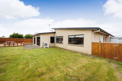 Photo of property in 35 Rosalie Terrace, Kelvin Grove, Palmerston North, 4414