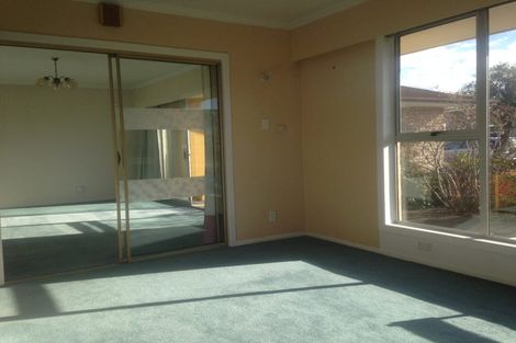 Photo of property in 77 Memorial Avenue, Ilam, Christchurch, 8053