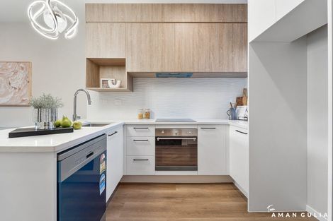 Photo of property in 93 Woodglen Road, Glen Eden, Auckland, 0602