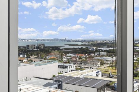 Photo of property in Sentinel Apartments, 905/3 Northcroft Street, Takapuna, Auckland, 0622