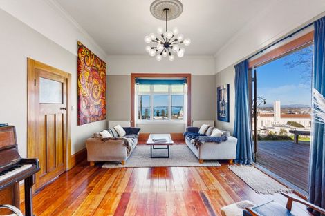 Photo of property in 16 Brewster Street, Bluff Hill, Napier, 4110