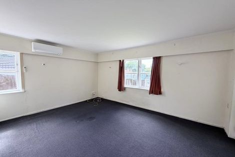 Photo of property in 15 Riverview Road, New Lynn, Auckland, 0600