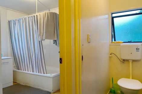 Photo of property in 21 Wattle Street, New Lynn, Auckland, 0600